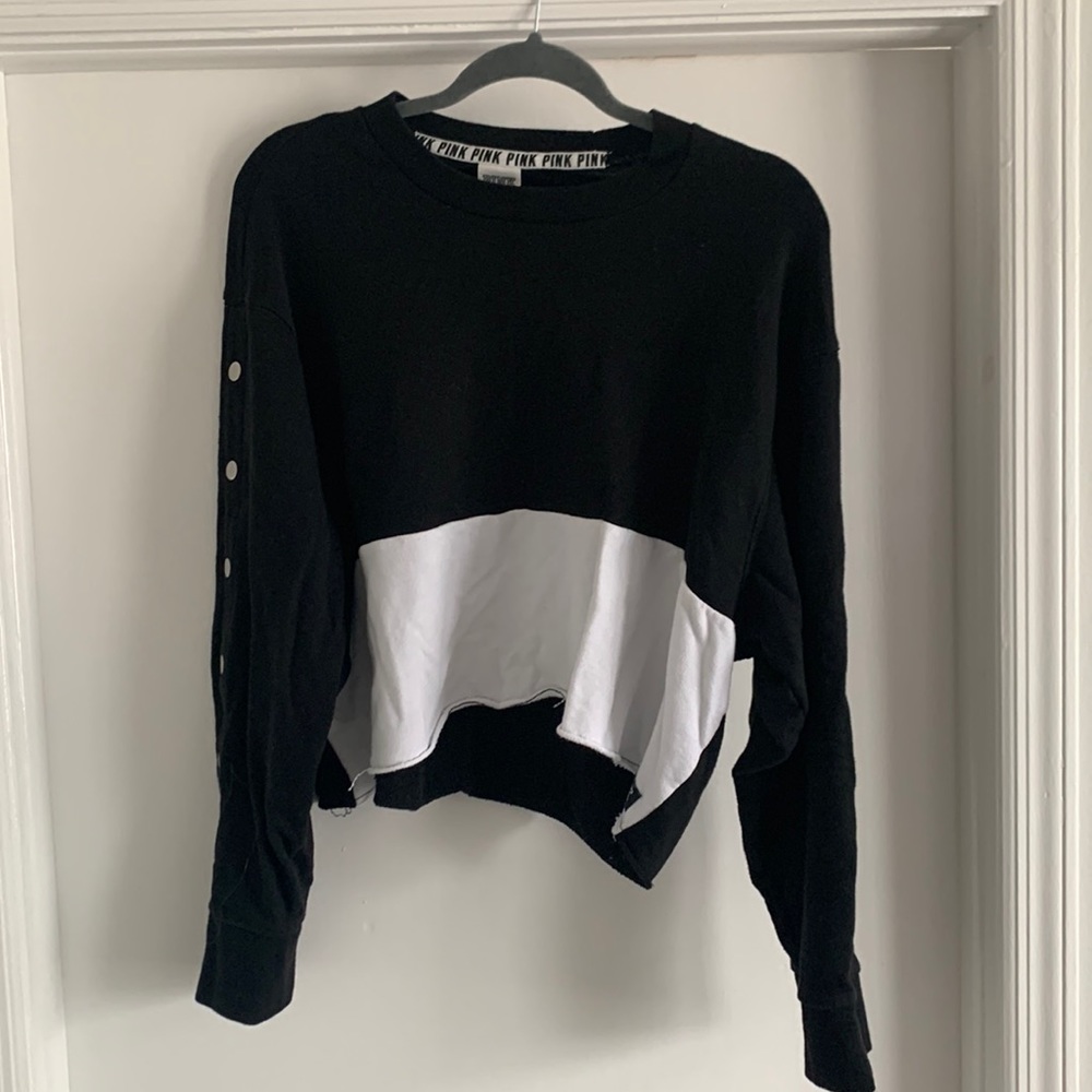PINK cropped long sleeve shirt
